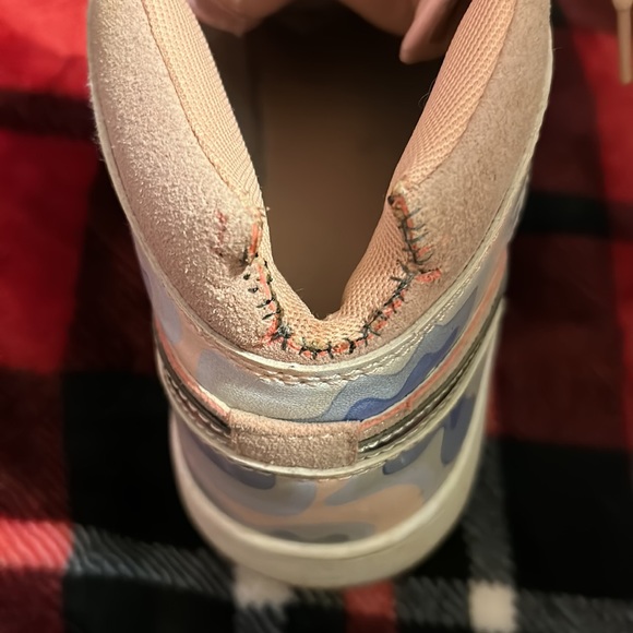 Nike Air Jordan 1 Mid P(her)spective: Size 8 - Picture 2 of 3